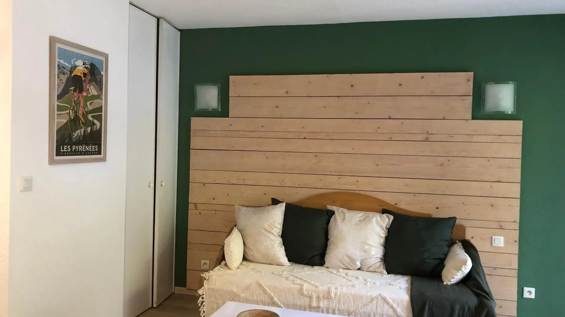 Apartment Appart T 3 Bagneres-De-Luchon Vue Montagne - Piscine Mi Juin France